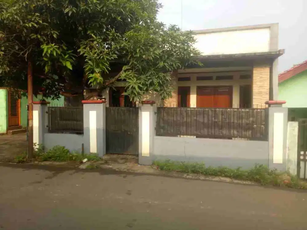 Rumah murah akses 2 mobil dekat grand Depok city