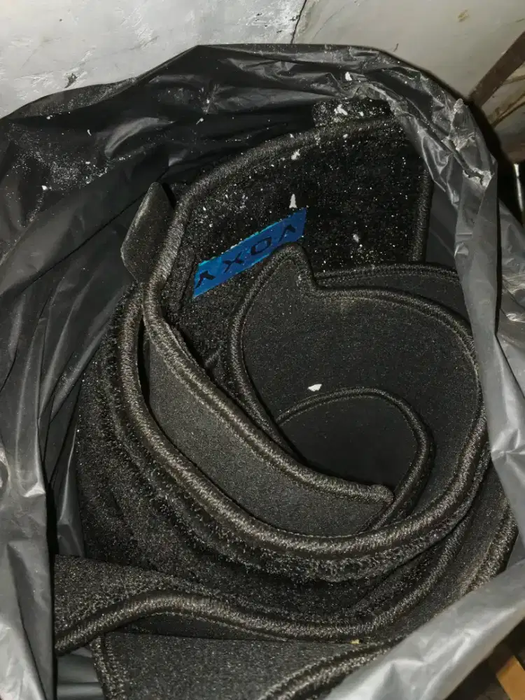 Karpet mobil Toyota voxy