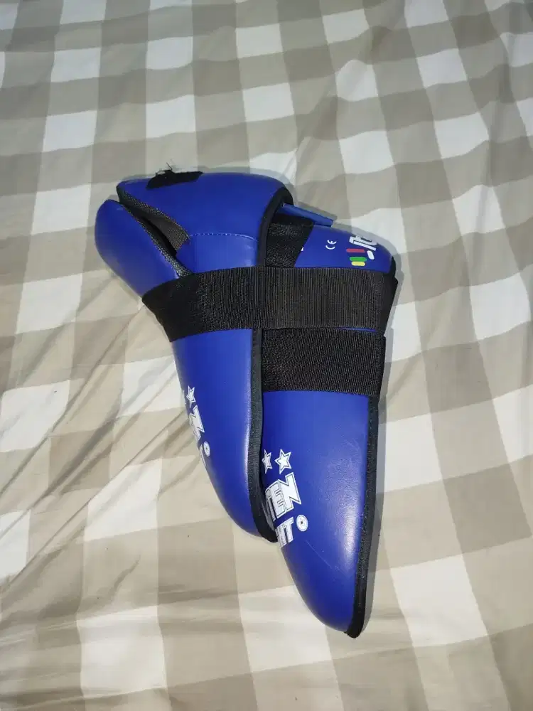 [DIJUAL CEPAT] Shin Guard Ten-Nit Blue - Kondisi Second Mulus