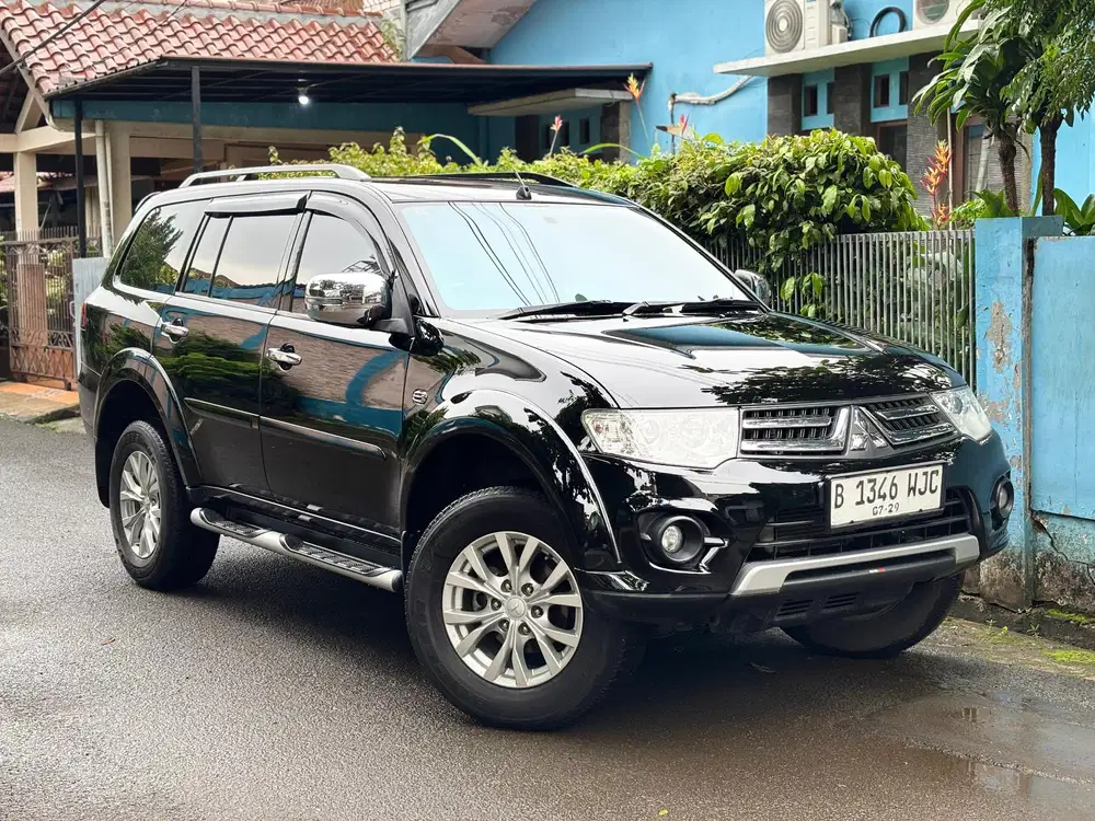 Mitsubishi PAJERO EXCEED AT 2.5 HITAM TDP 40JT