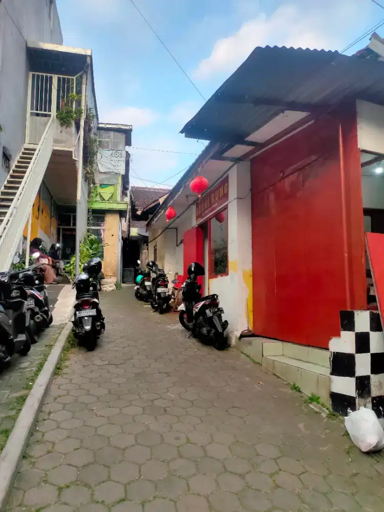 Rumah di jalan bendungan Sutami, sumbersari kota Malang