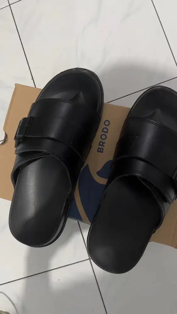 Sandal pria brodo