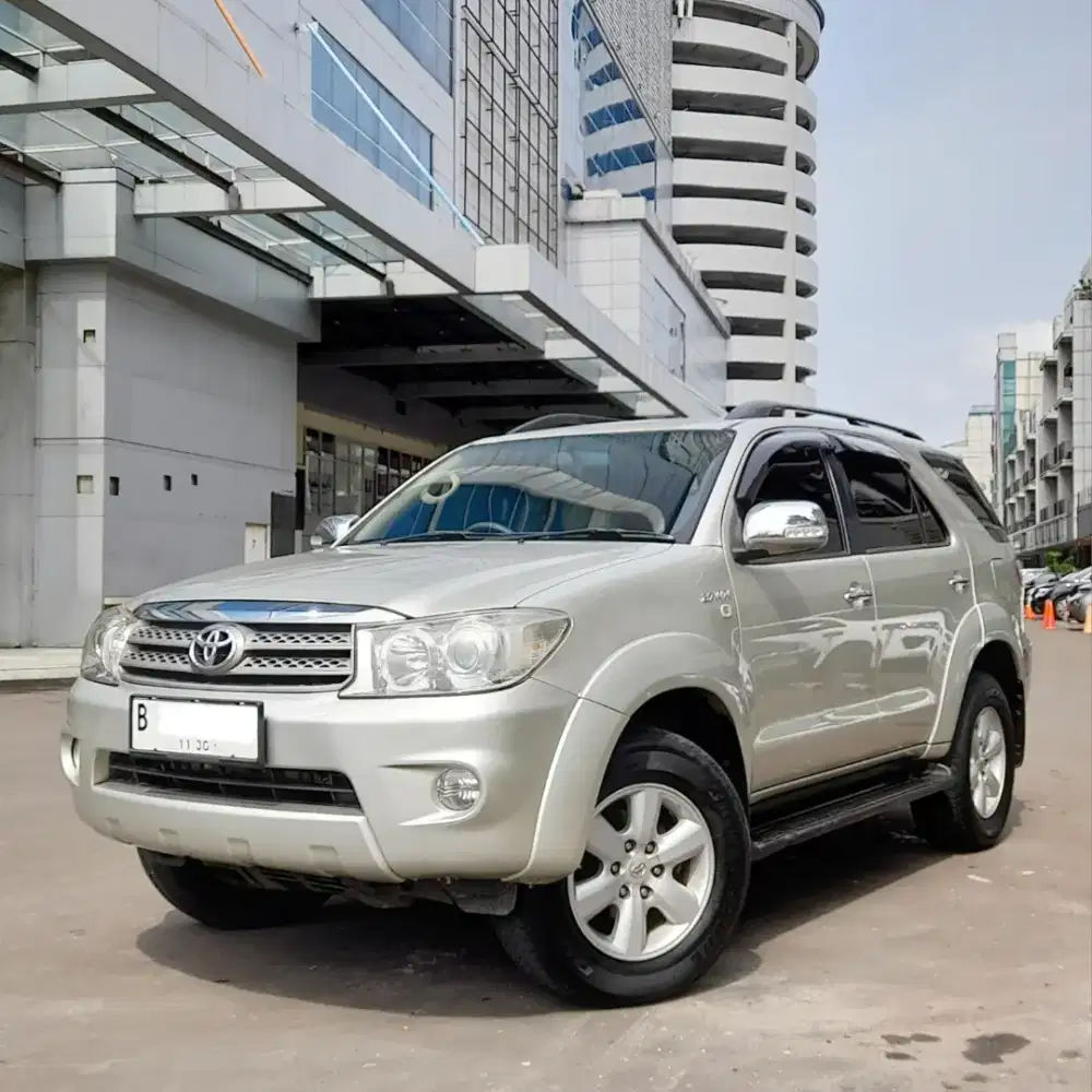 Toyota Fortuner Bensin 2.7 G Lux 2010