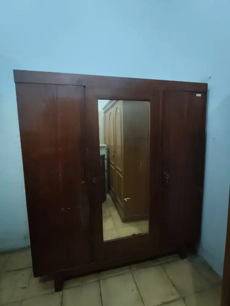 Lemari Baju 3 Pintu Kayu Asli - Kokoh, Luas, Ada Cermin Besar