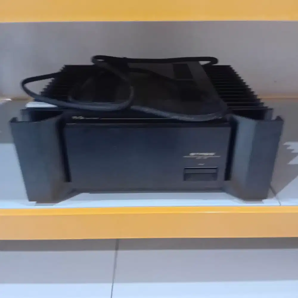 Power amplifier Nakamichi PA5 mk2.