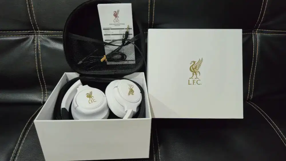 Rare!Liverpool FC Wireless Headphone.Gift from Anfield Executive Suite