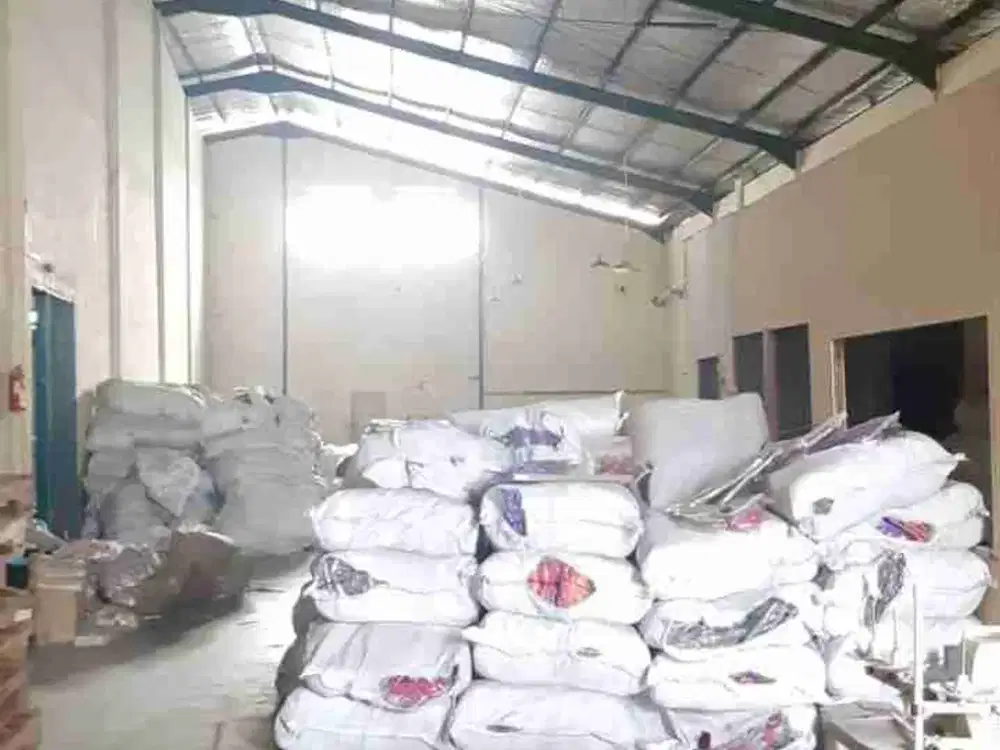 Disewakan Gudang Bersama
 jln Peta