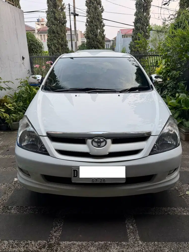 Innova Diesel 2.5 V AT Putih Original