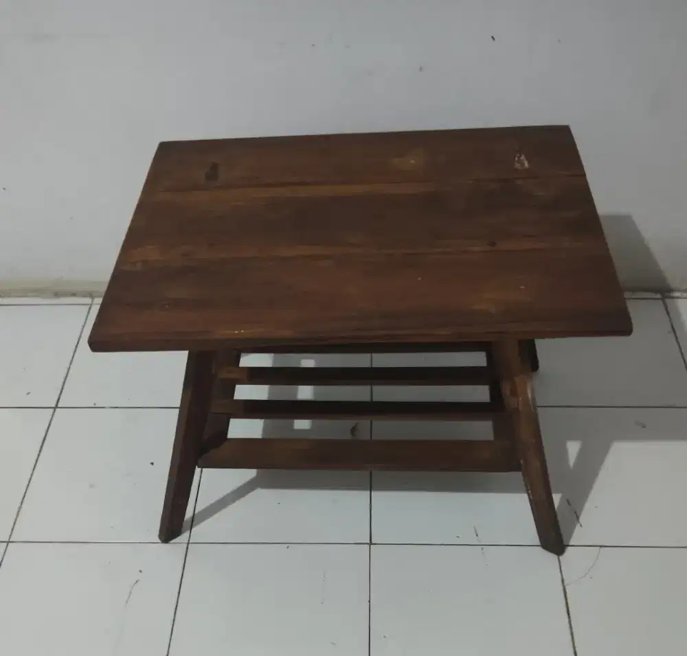 Meja Kopi / Meja Teras Kayu Solid Lawas - Sangat Kokoh & Vintage

 
