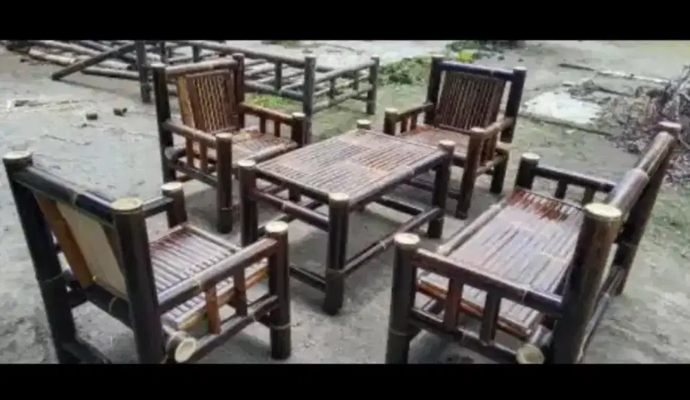 Kursi bambu setelan