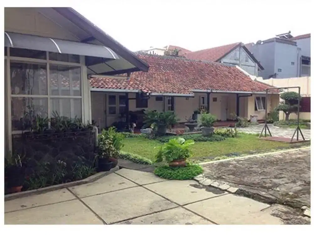 Dijual rumah tua siap huni dan strategis