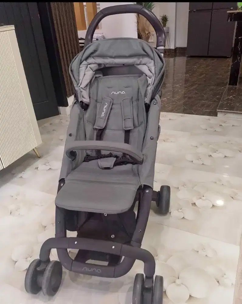 Stroller NuNa Lipat