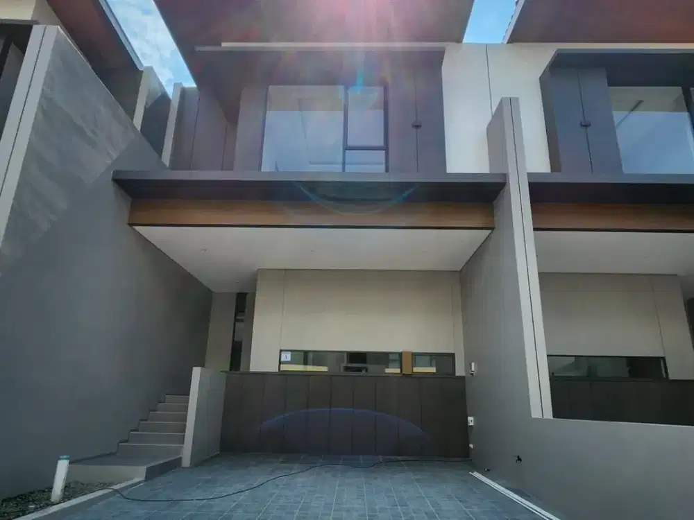 Rumah Minimalis Modern Masih Baru di Setraduta Bandung