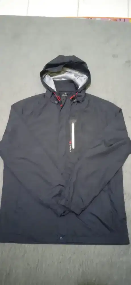 Jaket outdoor Lecaf