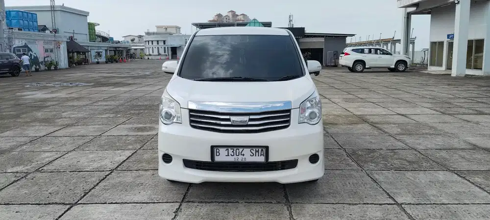 Toyota Nav1 G lux 2.0 matic promo menarik tdp 10% 2013