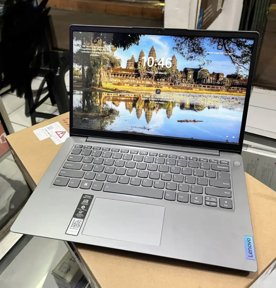 Laptop lenovo ram 8gb/256gb intel celeron n4020 mulus siap pakai