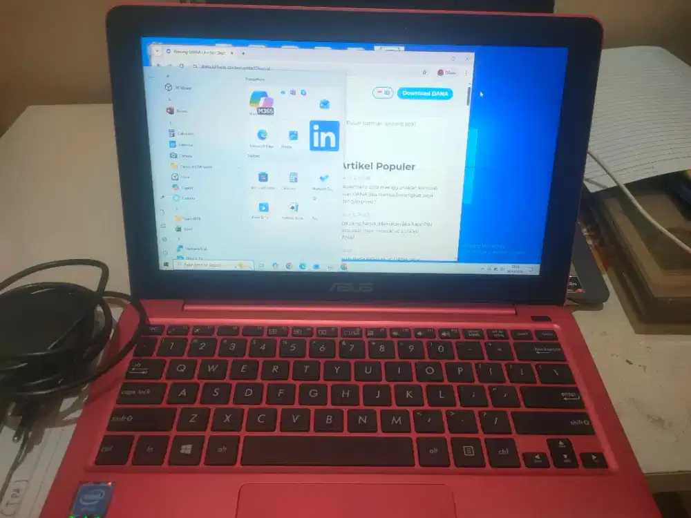 Laptop ACER E202S