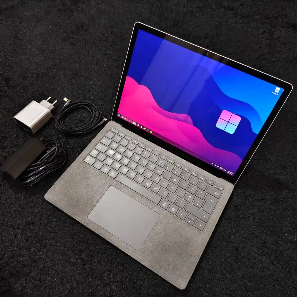 Microsoft Surface Laptop 3 Platinum with Alcantara