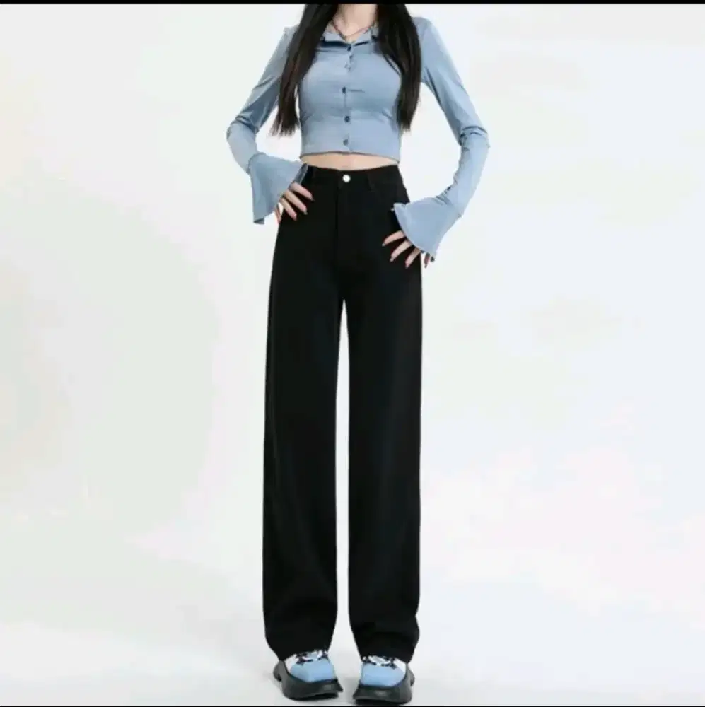 HIGHWAIST LOOSE JEANS