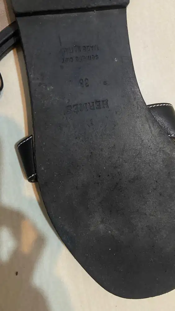 Sendal hermes ori size 38