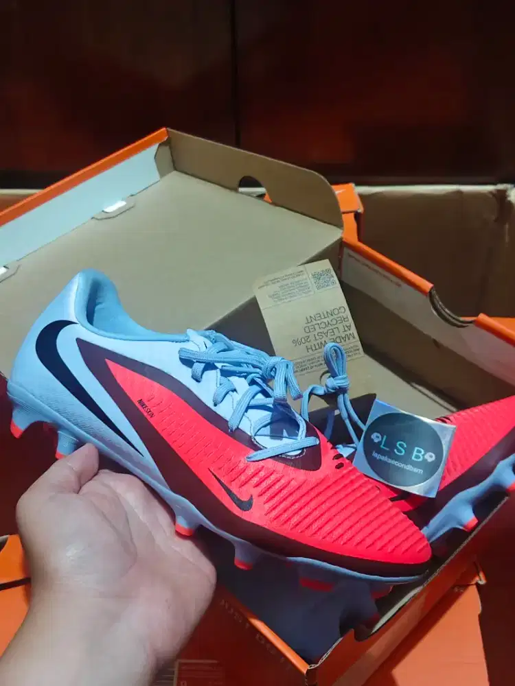 sepatu bola nike phantom 6 Low academy Fg