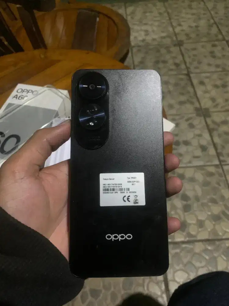 jual cepet hp oppo a60 8/256 bisa nego