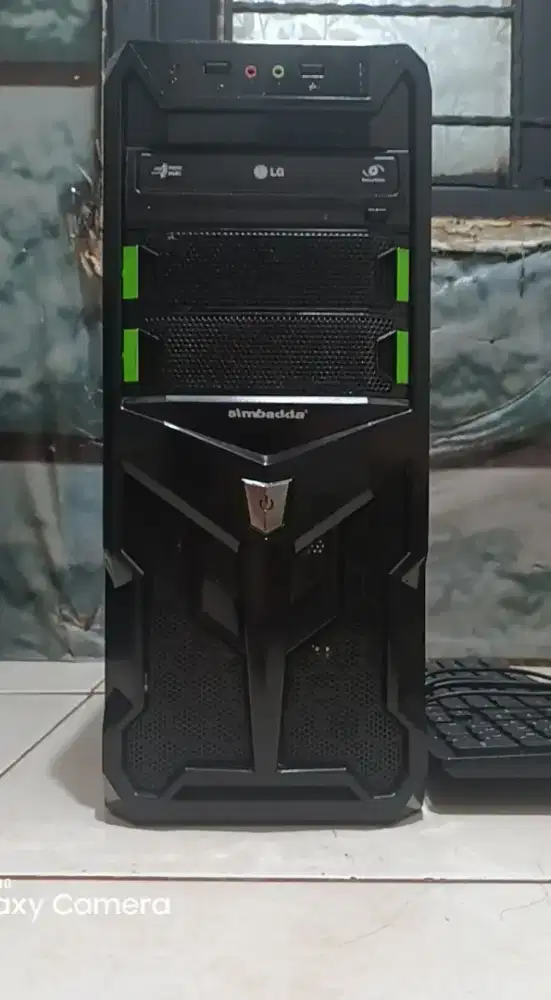 Cpu i5, Ram8 +SSD+ Hdd 500 GB.