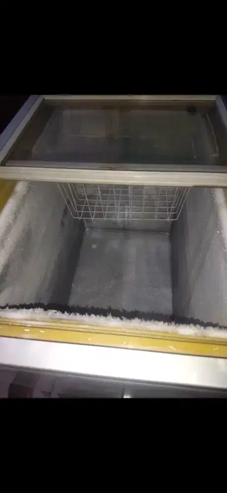 Jual bu freezer box kaca ukuran 200 liter merk GEA