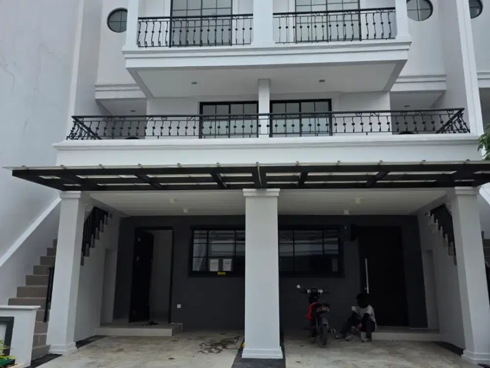 Sewa cepat rumah PIK Golf island 10x17 brand new 3lt 4kamar BAGUS