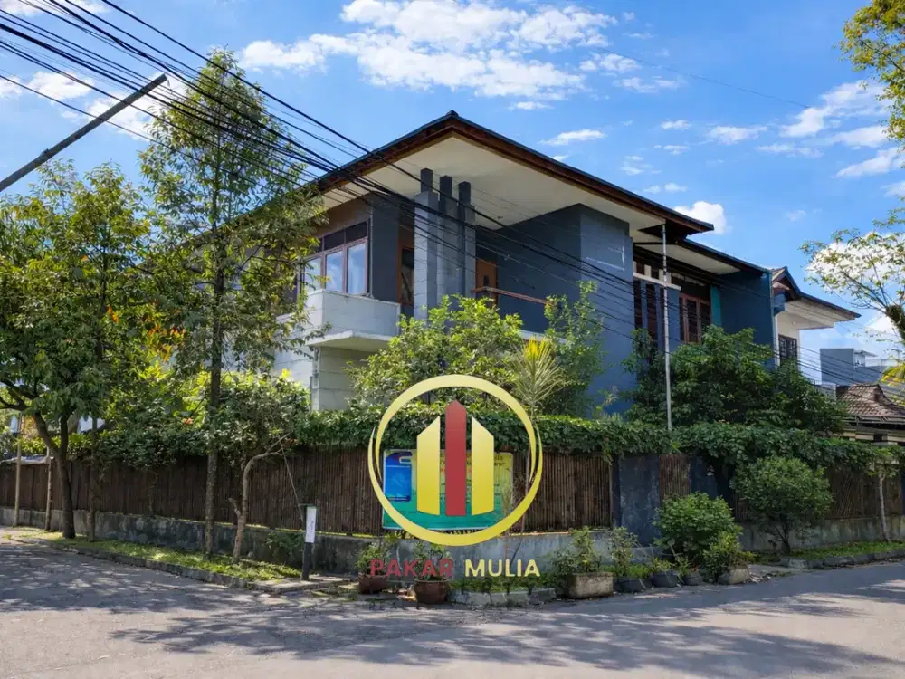 Rumah Lux Posisi Hook di Turangga Lengkong