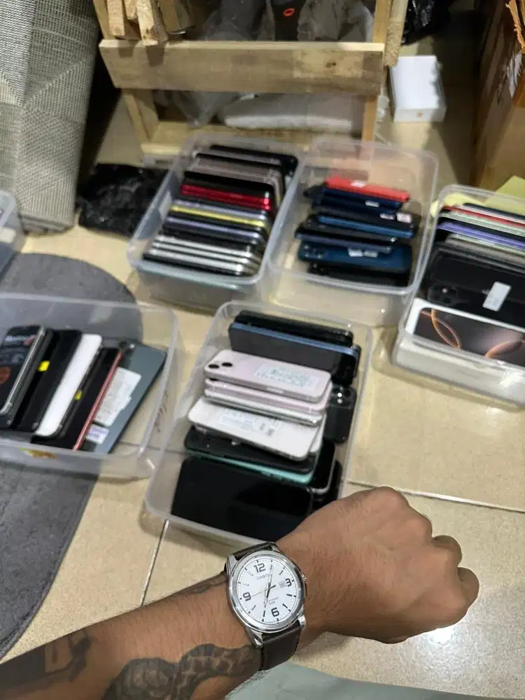 DI CARI TEKNISI IPHONE