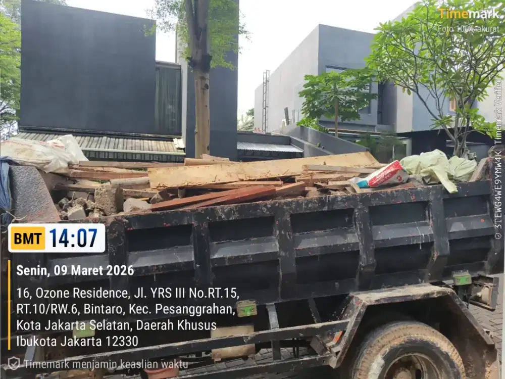 Buang puing dan angkut sampah proyek