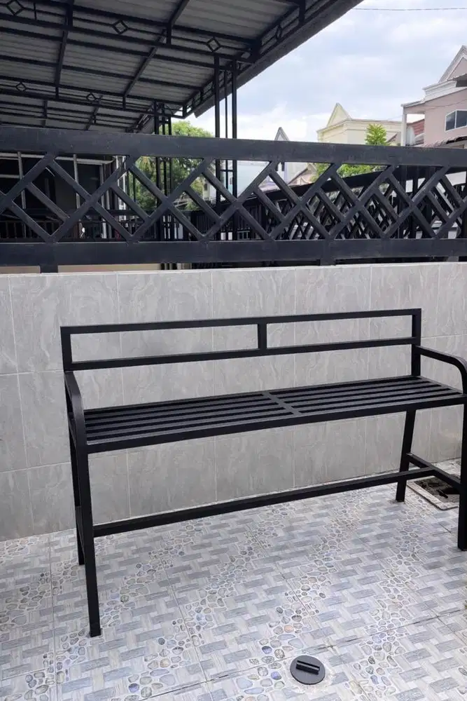 Kursi taman besi holo