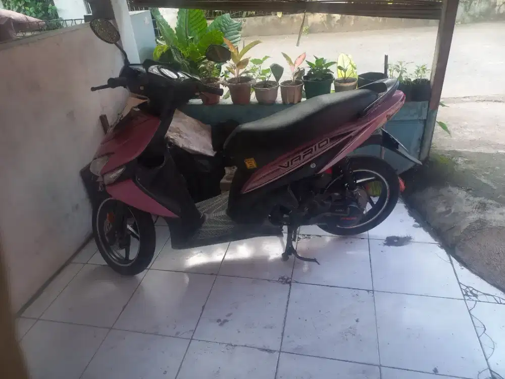 Dijual vario 2008 semua berfungsi dengan baik.