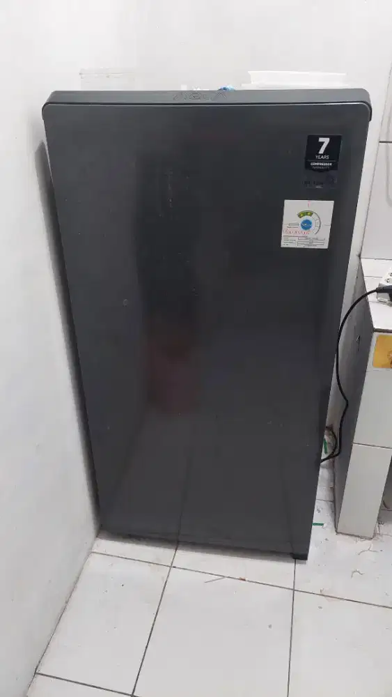 Kulkas 1 pintu Aqua bekas  AQ D-185 145L