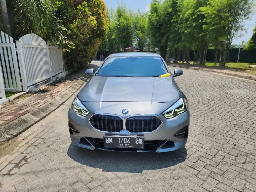 BMW 218i Gran Coupé 2022 Abu‑abu Metalik – KM 6.500, Kondisi like new