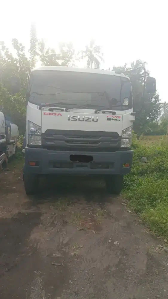 Isuzu Giga FVR 245