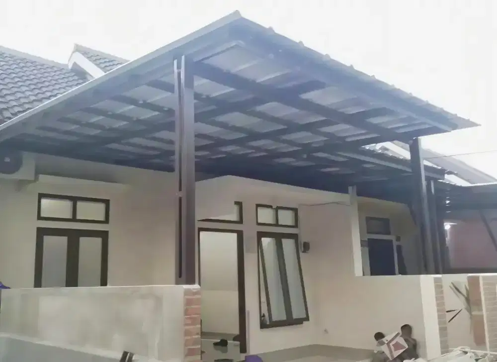 Kanopi baja ringan dan garasi