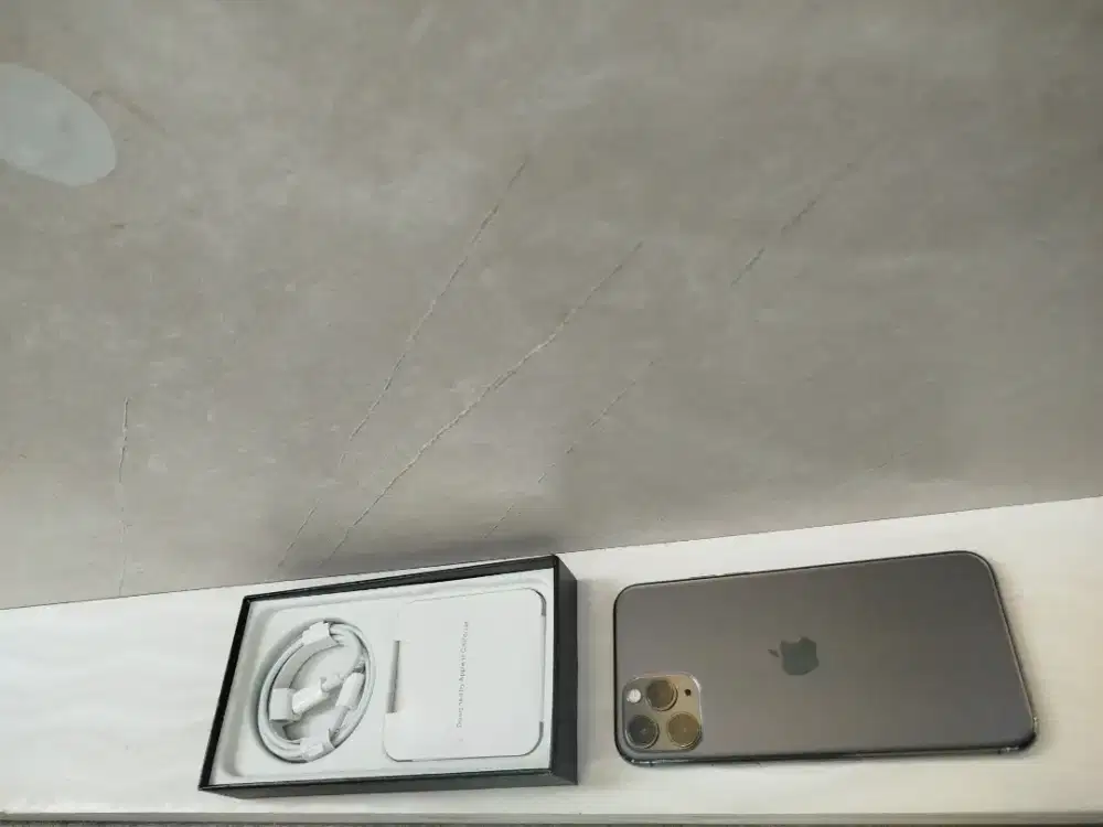 iPhone 11 pro 256gb bagus terbiasa dapat