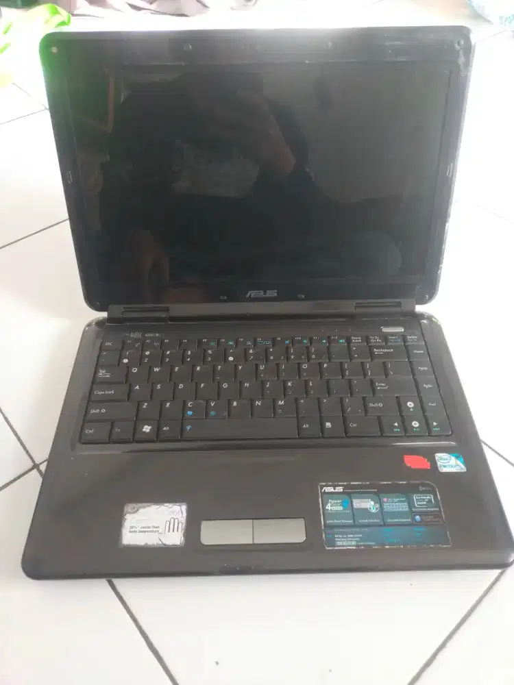 Laptop Asus k401j. Normal mulus