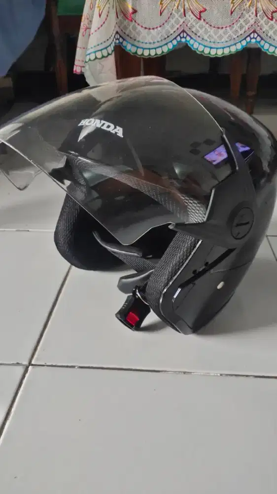 Helm original trx3 2025 ukuran L warna hitam
