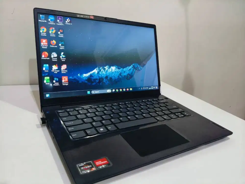 Dijual LenovoV14 G4 Ryzen 5 7430U/16GB/512GB New Garansi Panjang