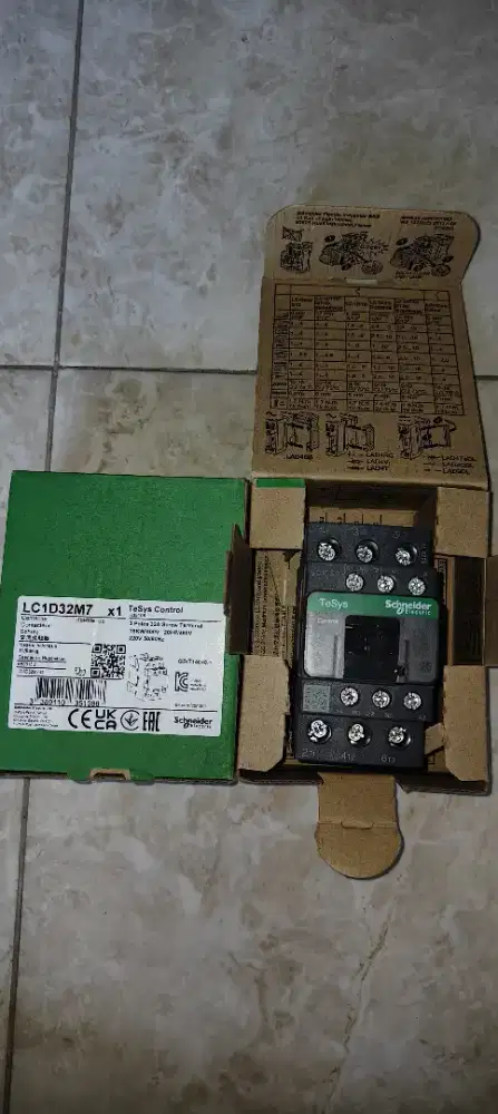 Kontaktor Schneider LC1D32M7