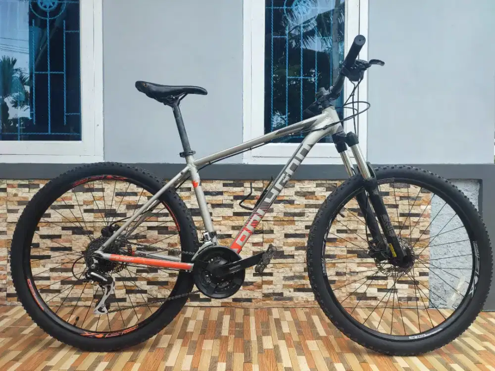 Polygon Premier Empat