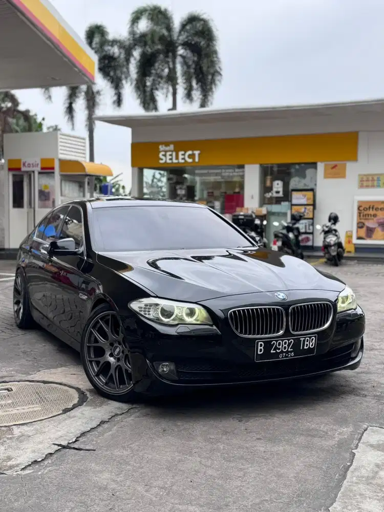 BMW 523i 2011 Bensin