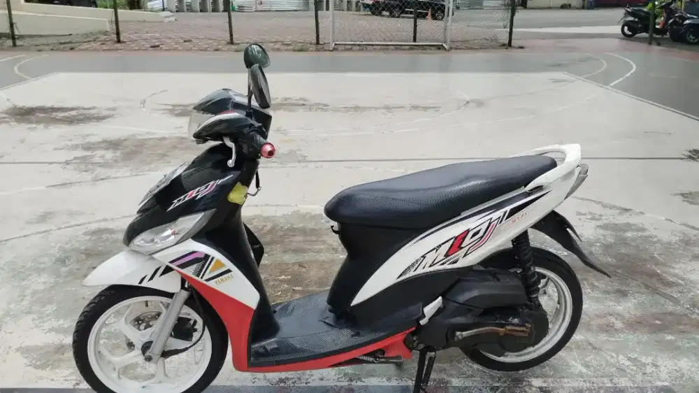 Yamaha mio J putih merah
