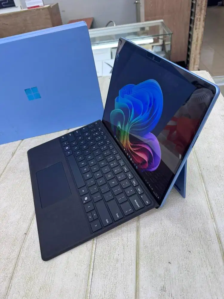 Ms surface Pro 11 X elite pro 16/512gb free keyboard pencil