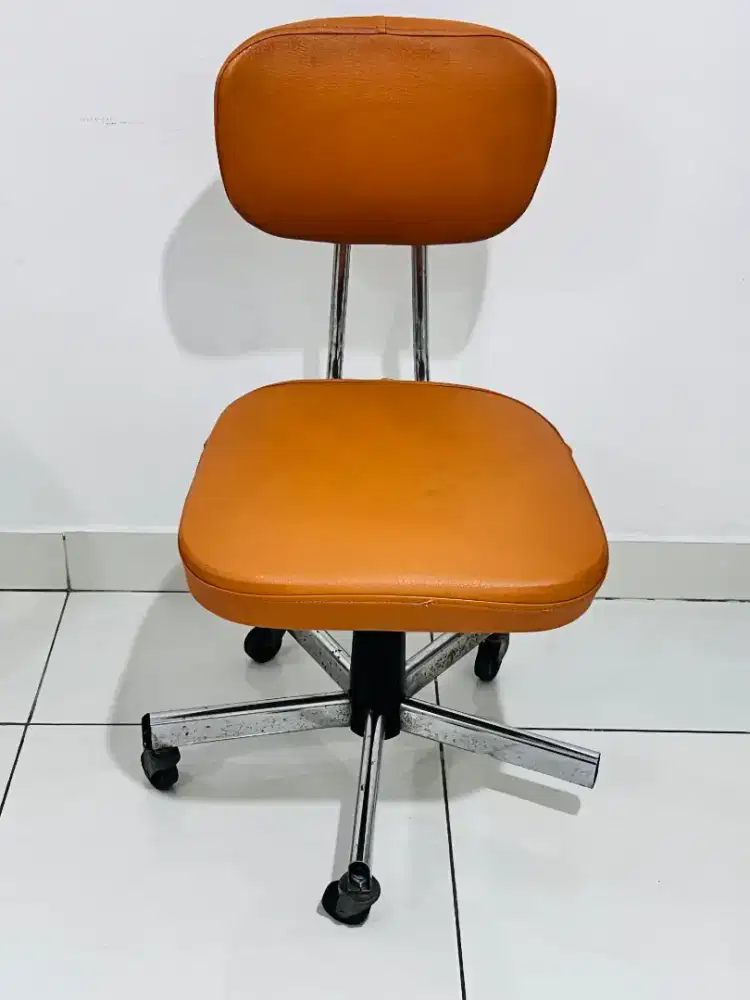 Meja puter lapis bahan lagi