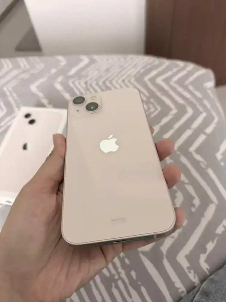 Dijual iPhone 13 128 GB Pink