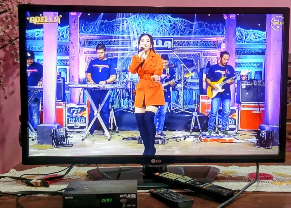 Tv LED LG 32 inc analog + Set box